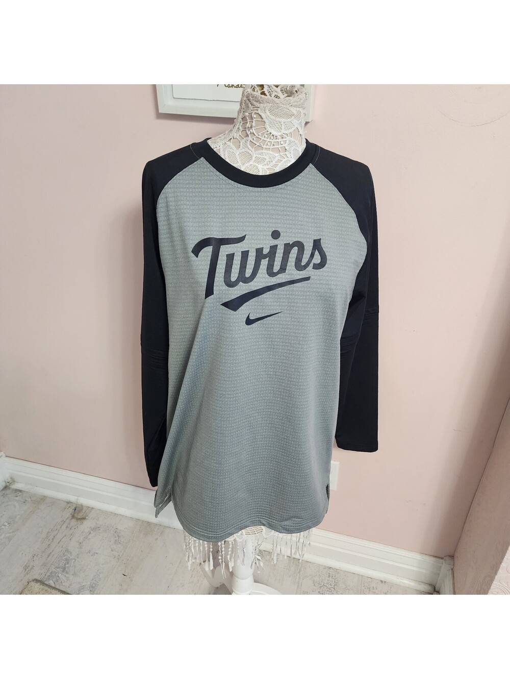 Nike Minnesota Twins Long-Sleeve Baseball Shirt Gray Black Size Unknown S - M